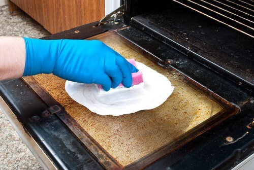 Oven Cleaning Tips