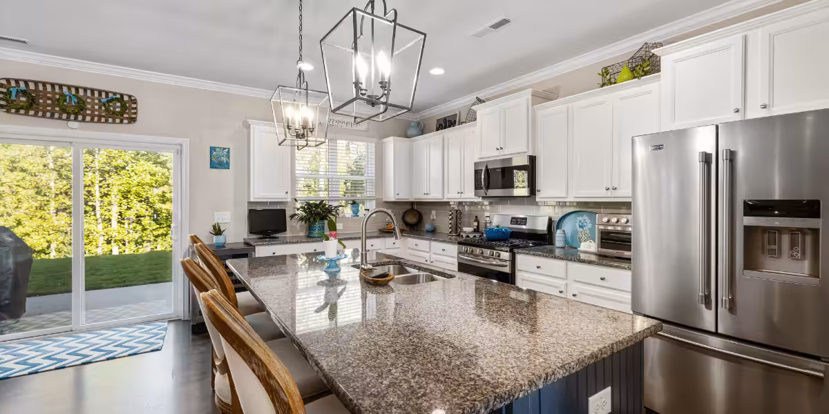 Bright, beautifully maintained home kitchen